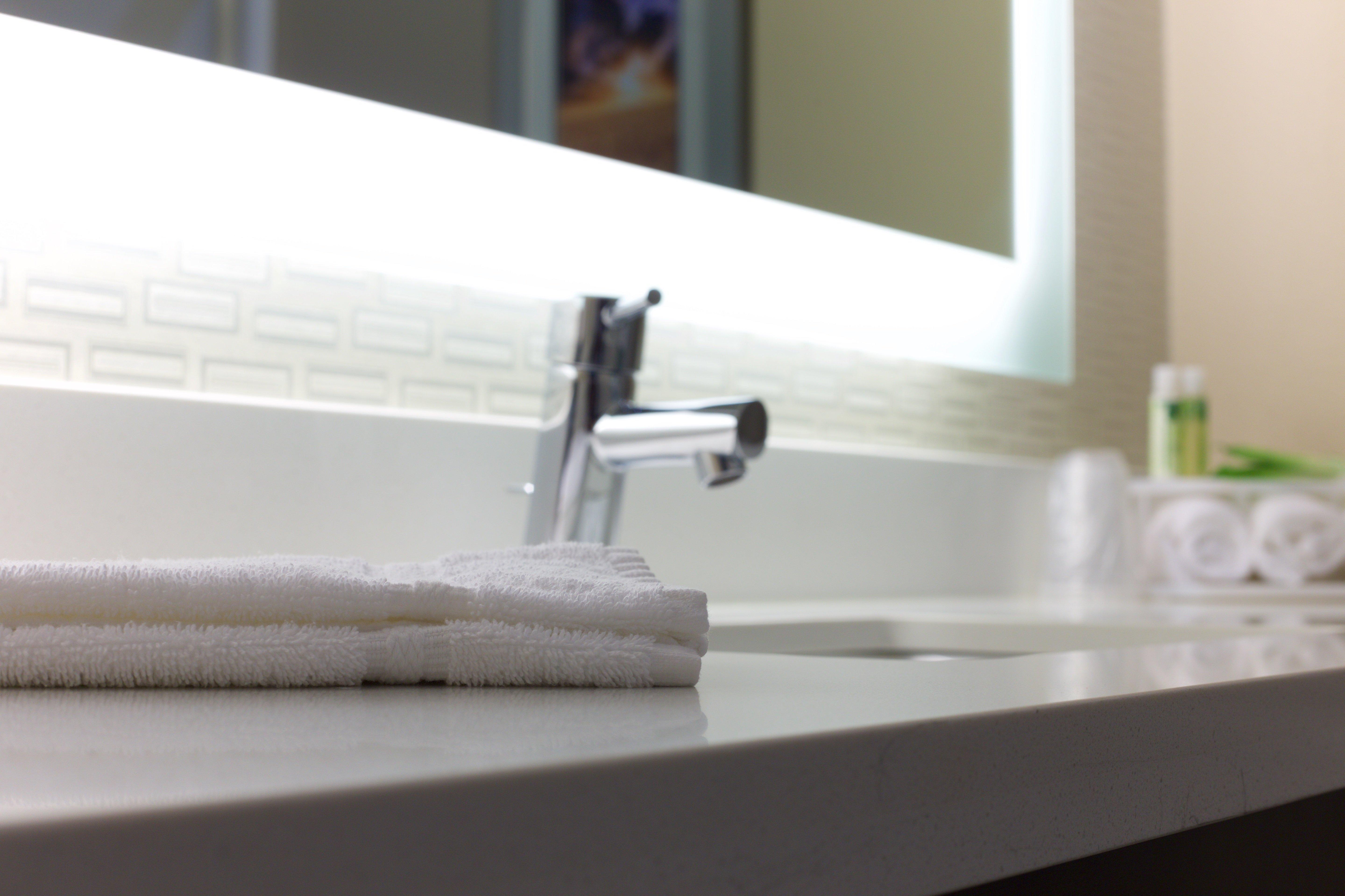 Holiday Inn Express Fargo Sw I94 Medical Center, An Ihg Hotel Buitenkant foto
