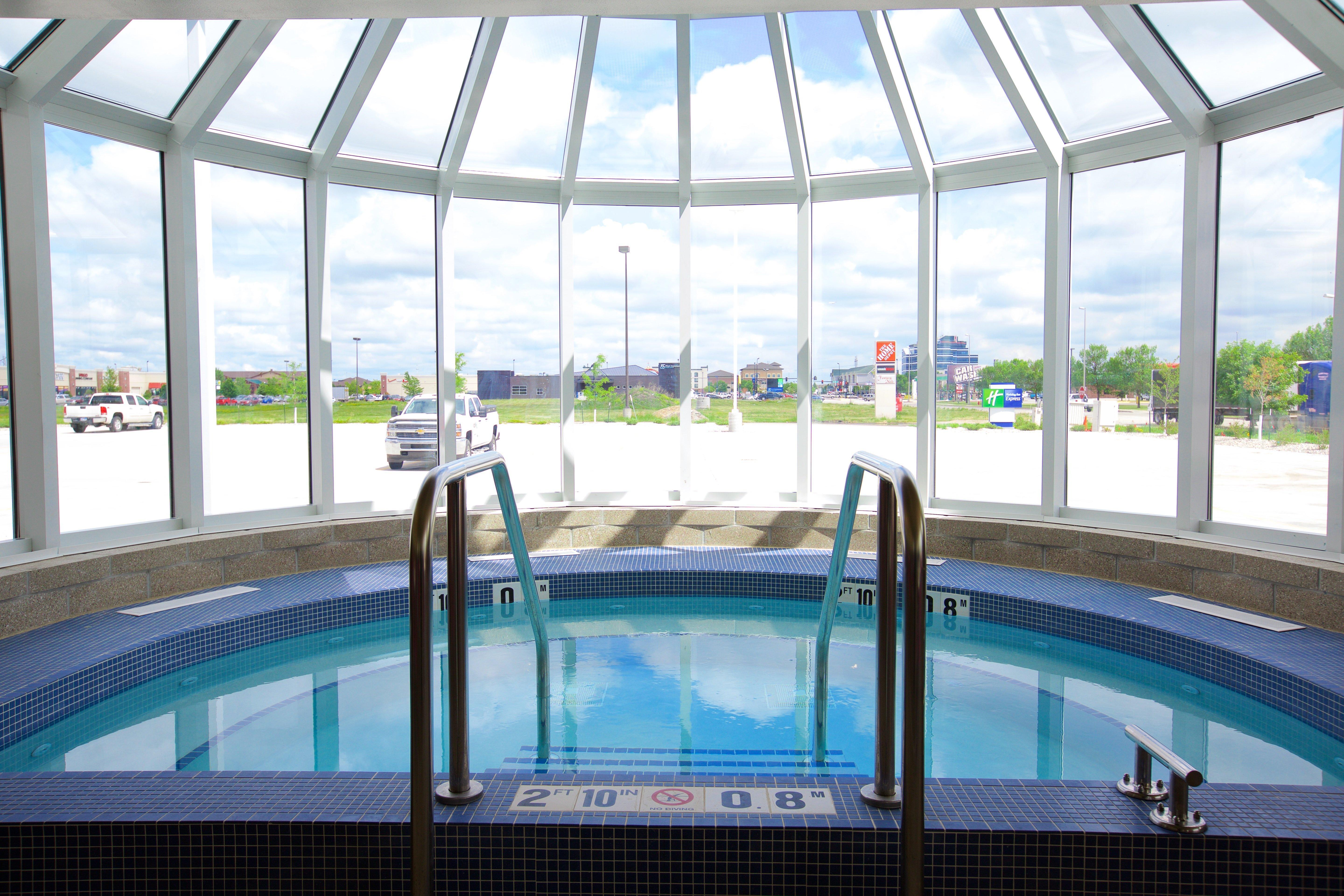 Holiday Inn Express Fargo Sw I94 Medical Center, An Ihg Hotel Buitenkant foto