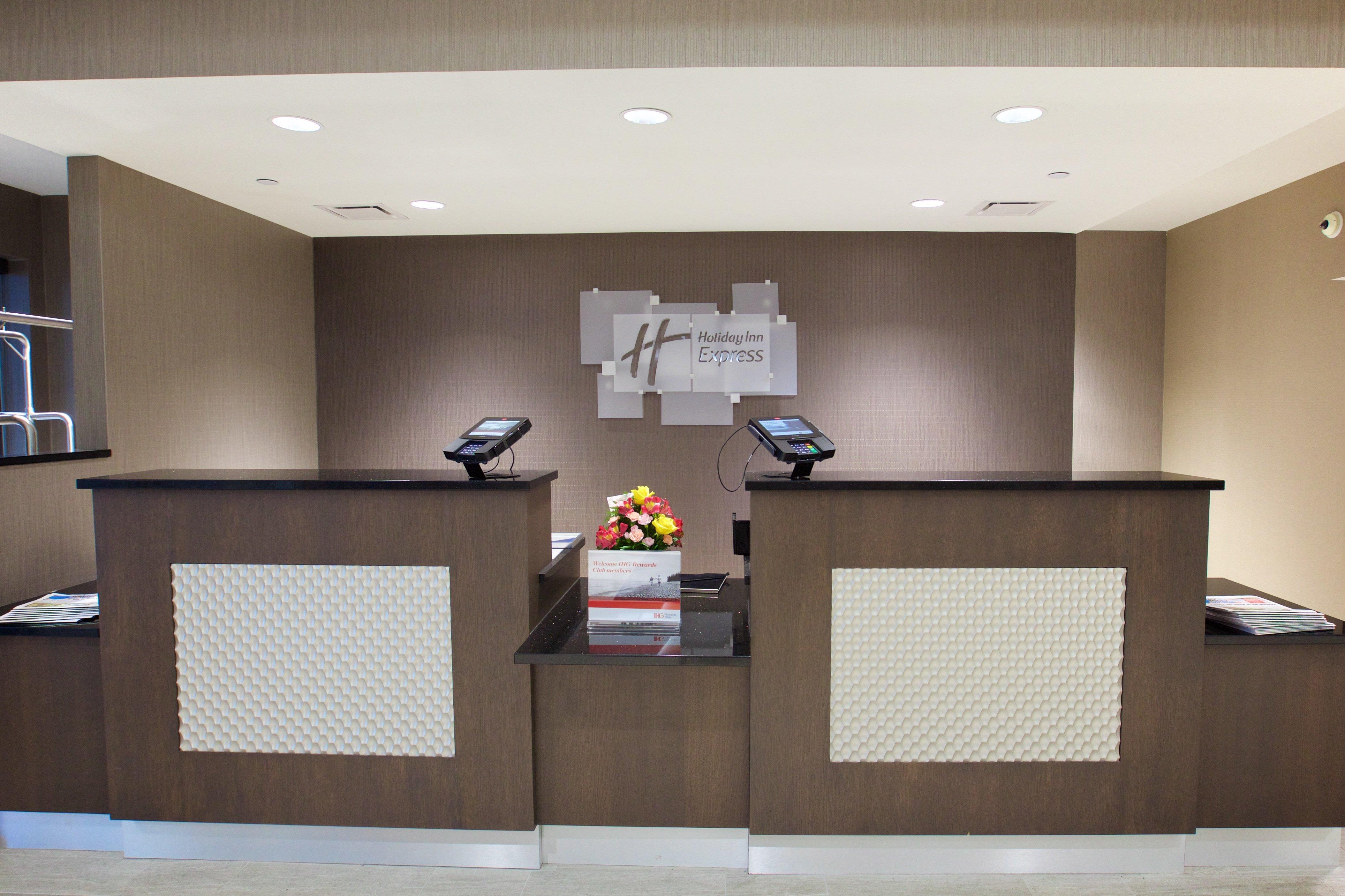 Holiday Inn Express Fargo Sw I94 Medical Center, An Ihg Hotel Buitenkant foto