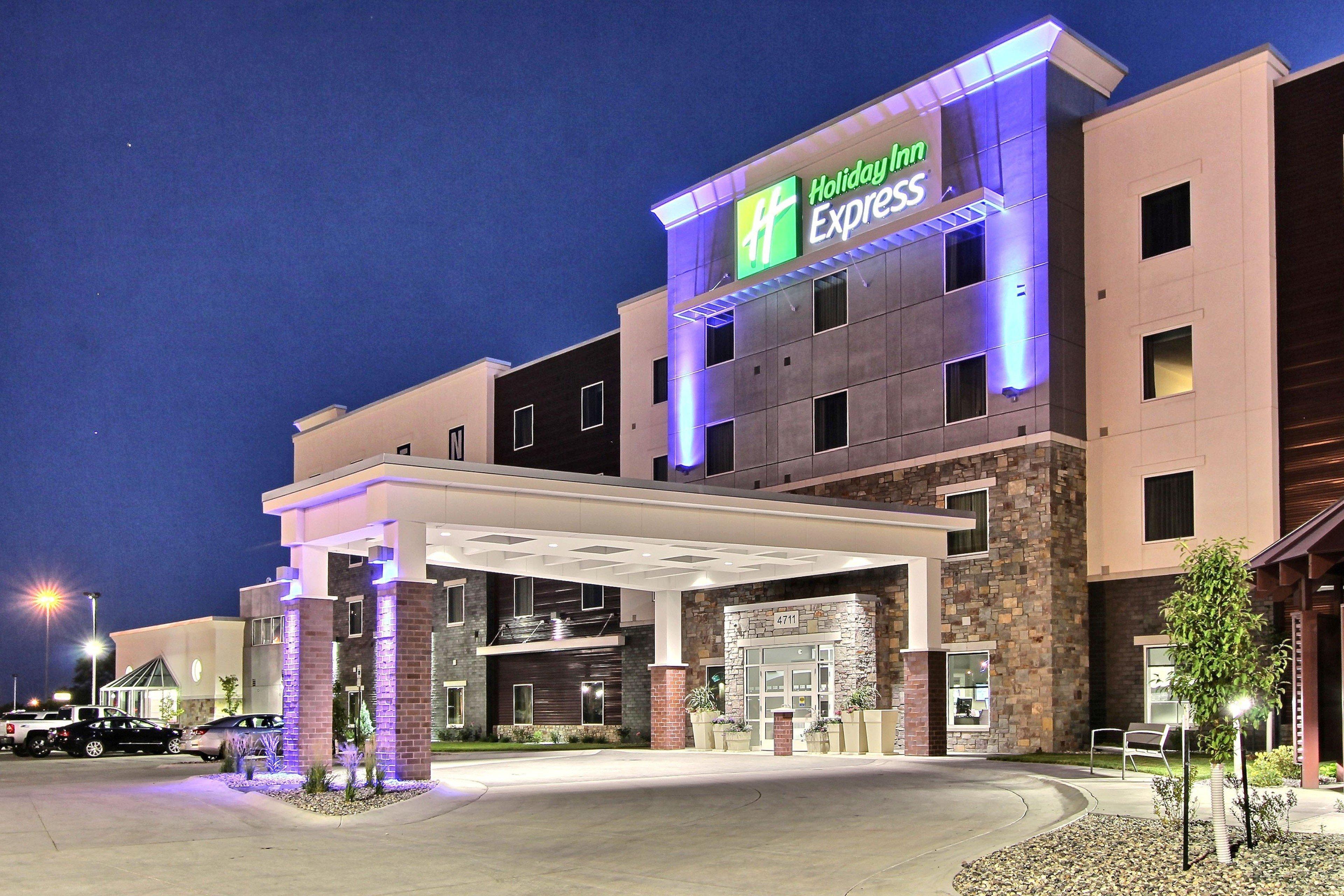 Holiday Inn Express Fargo Sw I94 Medical Center, An Ihg Hotel Buitenkant foto